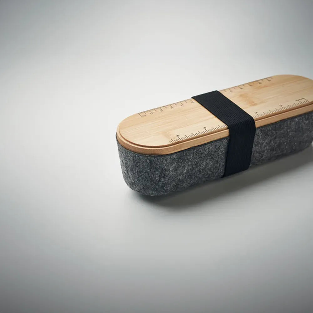 rpet vilten pennenbakje met bamboe deksel telefoonhouder sfeerfoto 192114