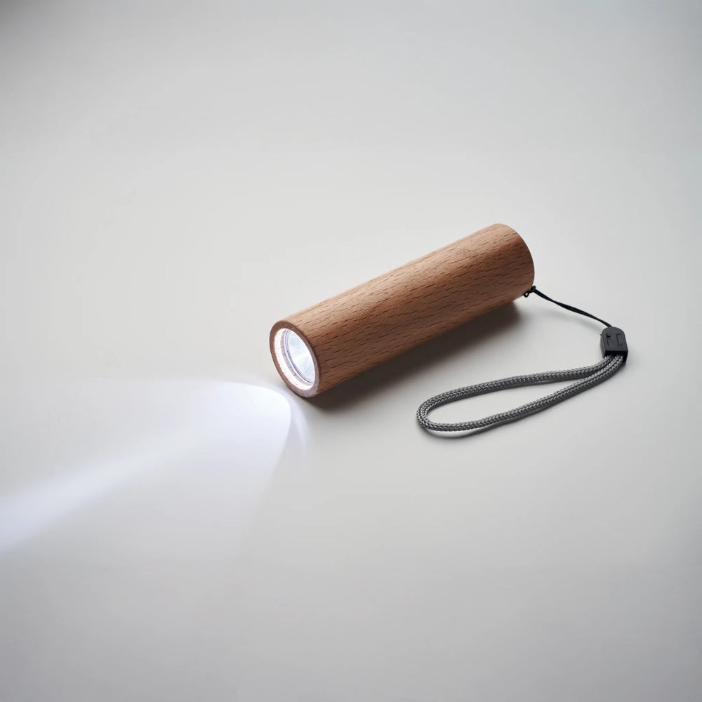 Oplaadbare zaklamp van beukenhout met draagriem detail, Bruin - 192137