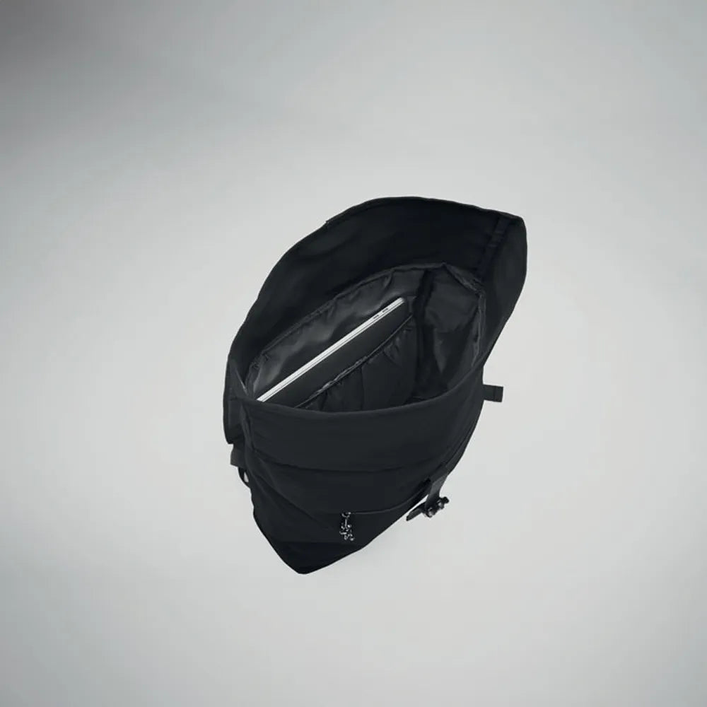 15 inch rolltop laptoprugzak zwart sfeer foto open 192170