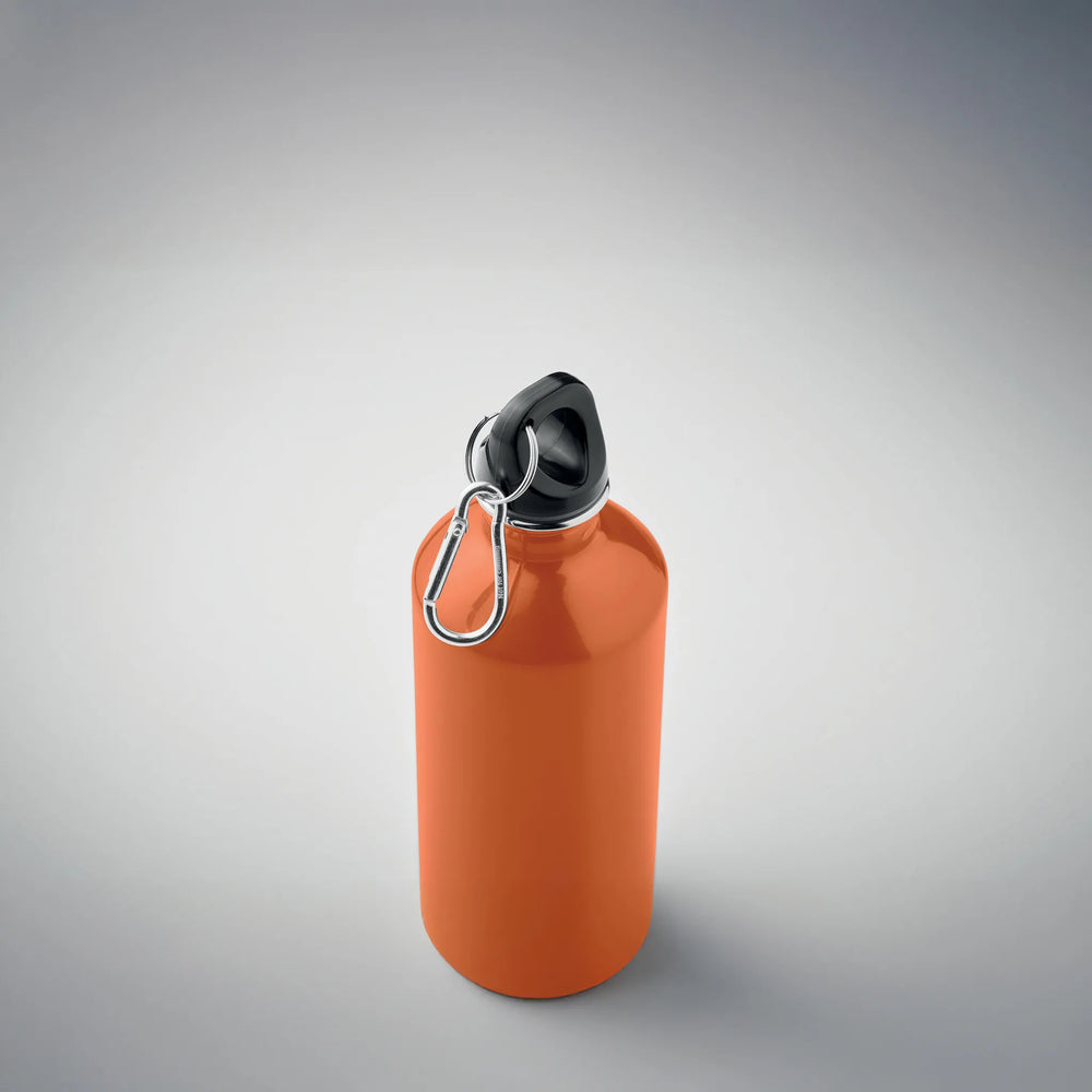 drinkfles van gerecycled roestvrij staal 500ml met karabijnhaak oranje sfeer foto 192403