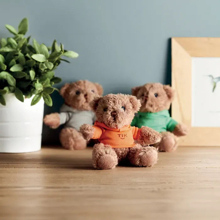 Pluche teddybeer in sweater met capuchon in drie kleuren oranje sfeerfoto logo 197375