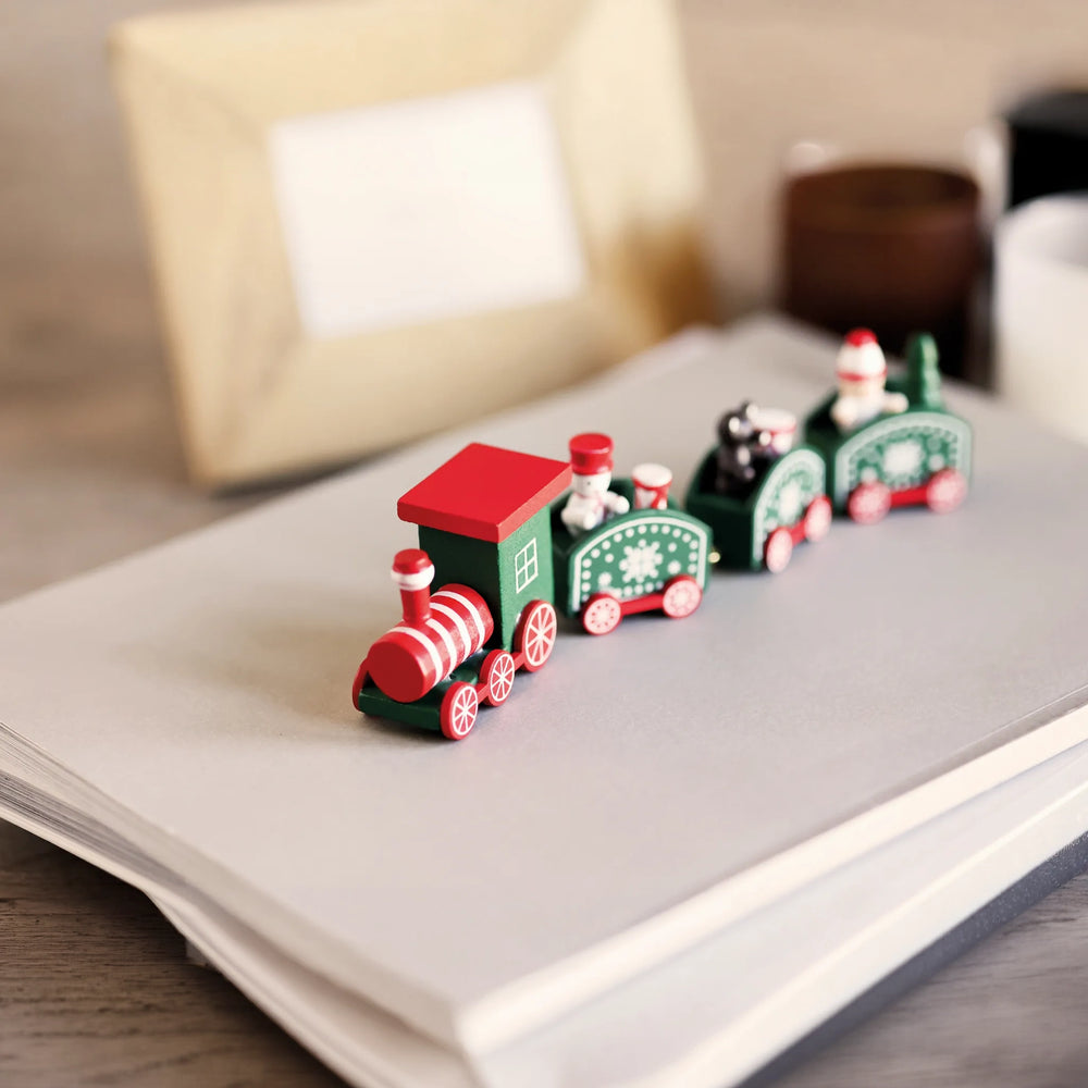Houten kersttrein als decoratie met eigen logo - Groen
