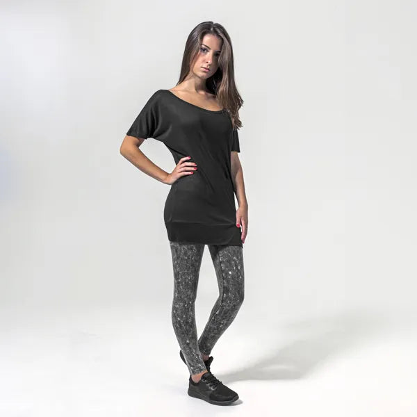 Build Your Brand lang dames-T-shirt sfeerbeeld, Zwart - 24BY040