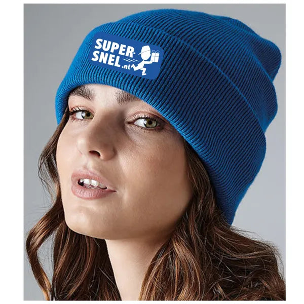 muts beanie beechfield Bright Royal sfeer foto met logo 24cb45