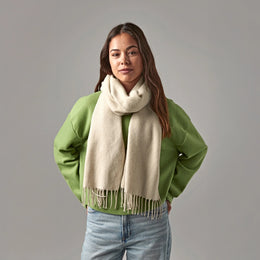 klassiek geweven sjaal uniseks styling creme sfeer foto 24cb500