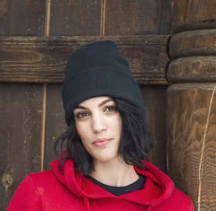 Gebreide Muts met Omgevouwen Rand 100% Acryl  Met Borduring - Zwart