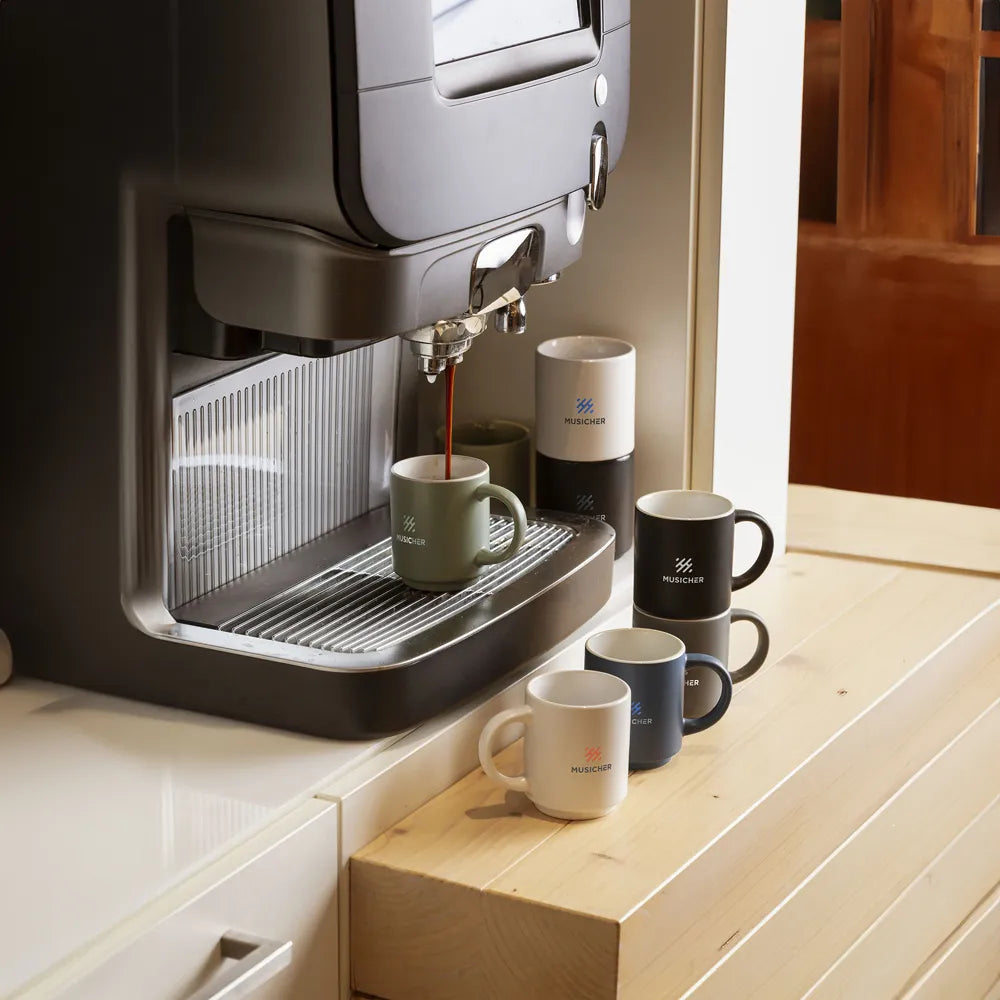 Stapelbare keramische mokken 180 ml bij een koffieautomaat, Meerkleurig - 311355