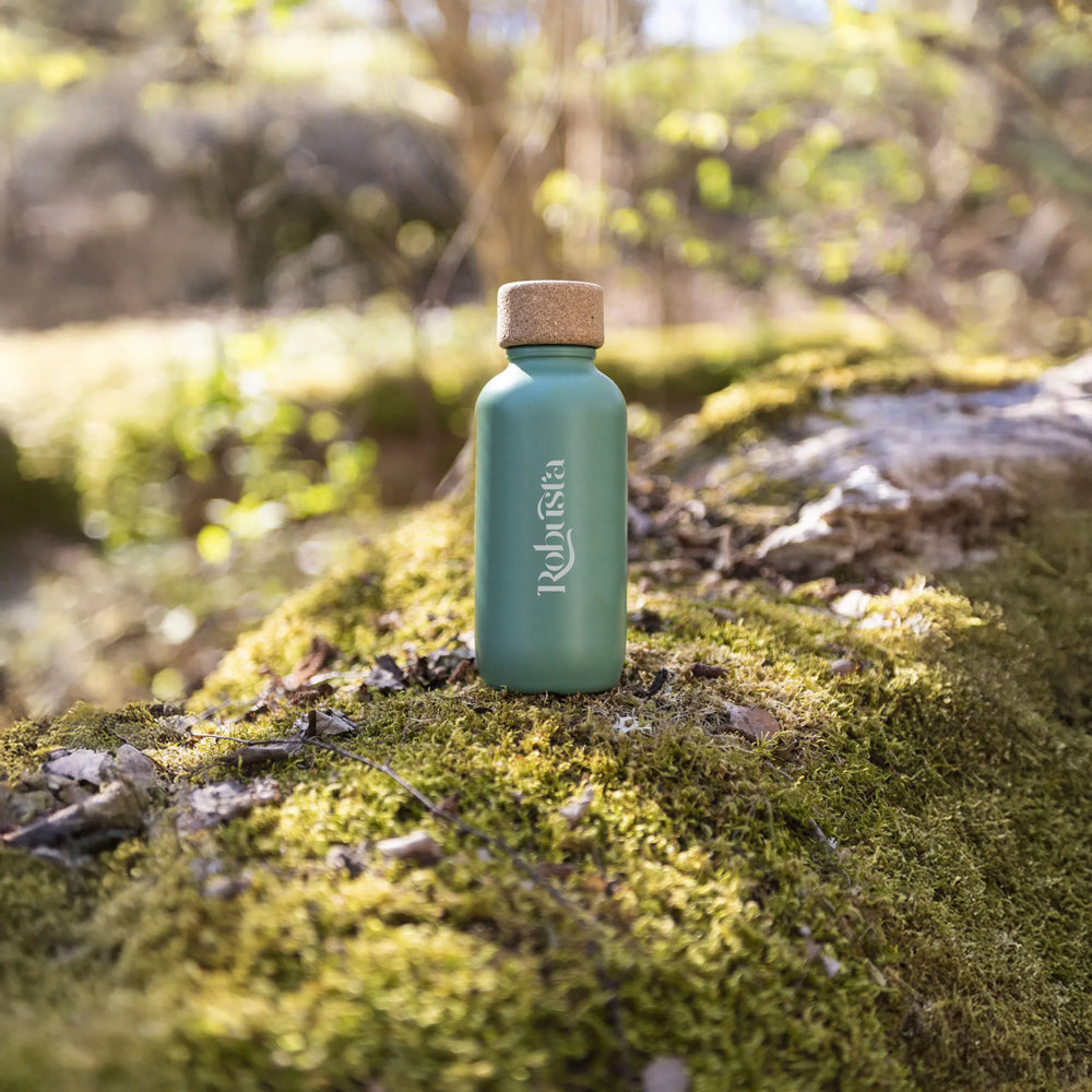 Ecobottle waterfles 650 ml van suikerriet en kurk sfeerbeeld, Groen - 311776