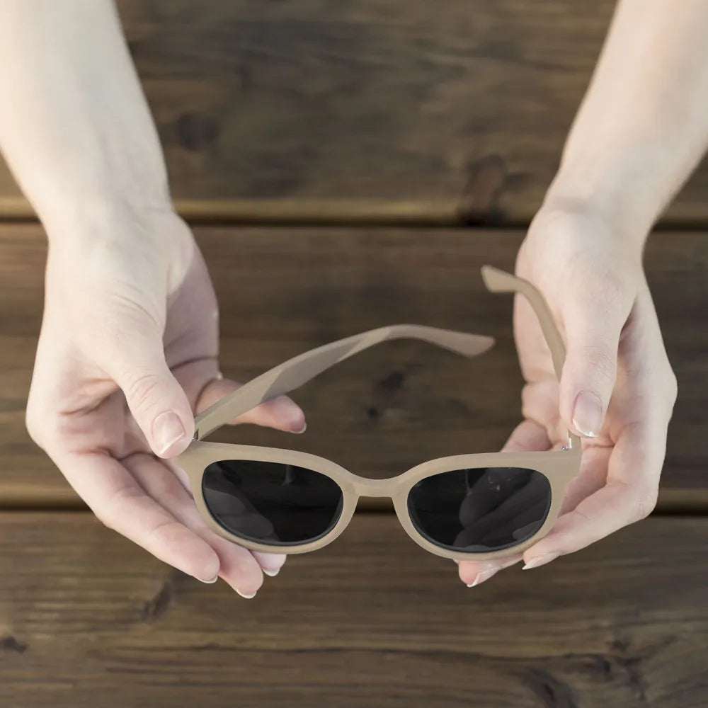 eco vriendelijke zonnebril tarwestro sfeer foto 313088