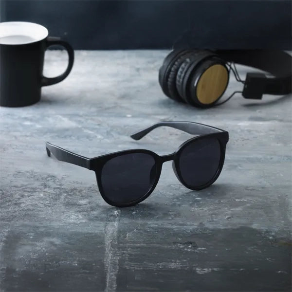  eco vriendelijke zonnebril tarwestro zwart sfeer foto 6 313088