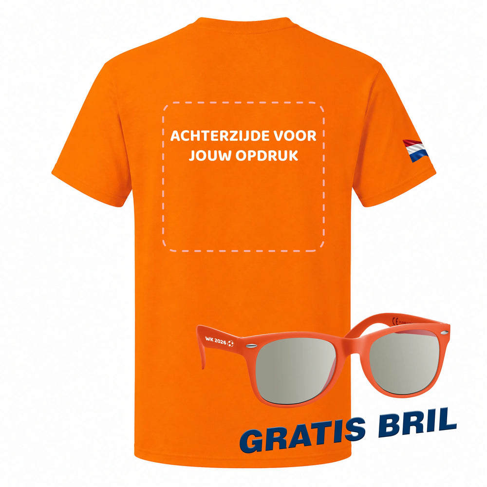 Achterzijde van oranje T-shirt met vrij bedrukvlak voor eigen tekst, naam, foto of logo